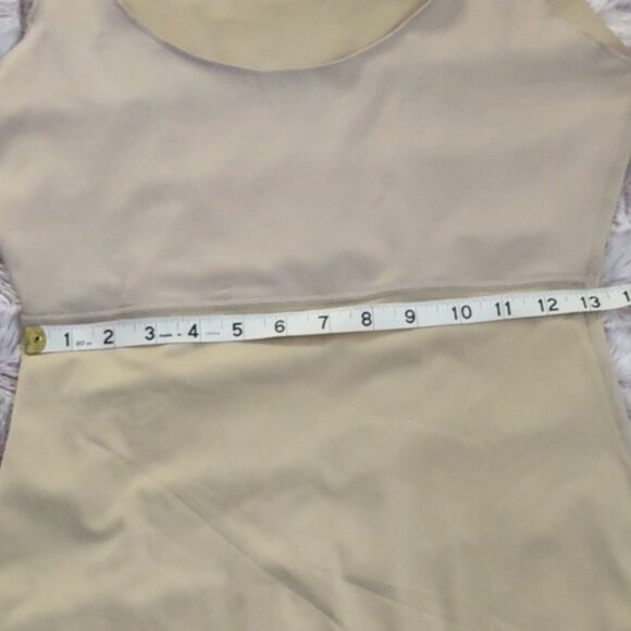 Spanx Nude Beige U Neckline Slimming Shape Wear Tummy Control Tank Top Size L - Picture 7 of 8